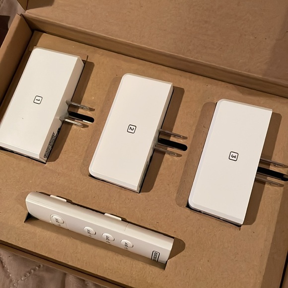 Wireless Remote Outlets (3 pack) - Picture 3 of 7
